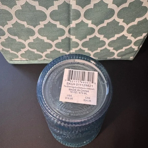 Starbucks Mermaid Iridescent Grande Cold Cup 2022 - Picture 3 of 4